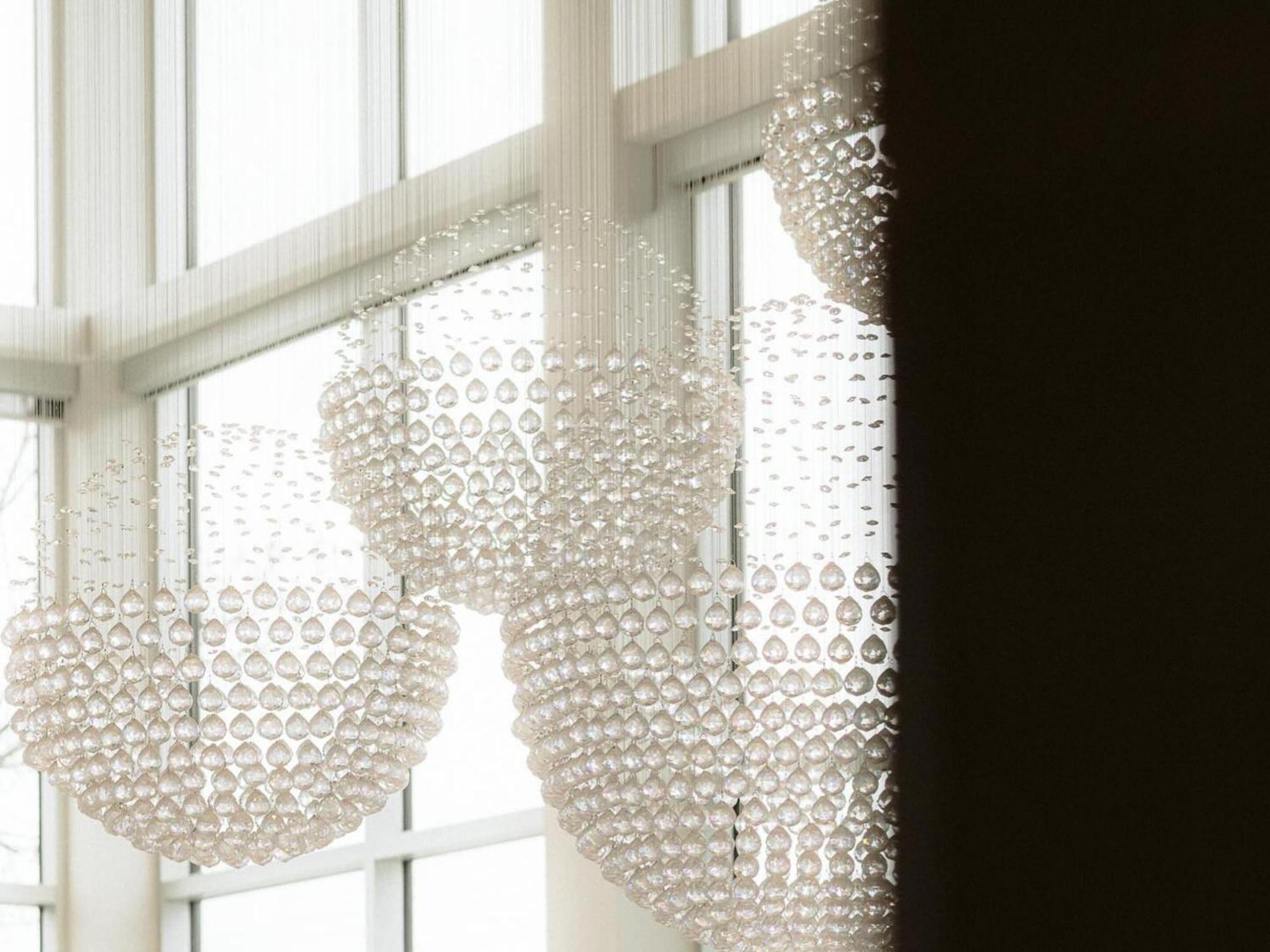 Otl Gouverneur Sherbrooke Exterior foto The 2000 light globes in the foyer of the National Gallery of Victoria