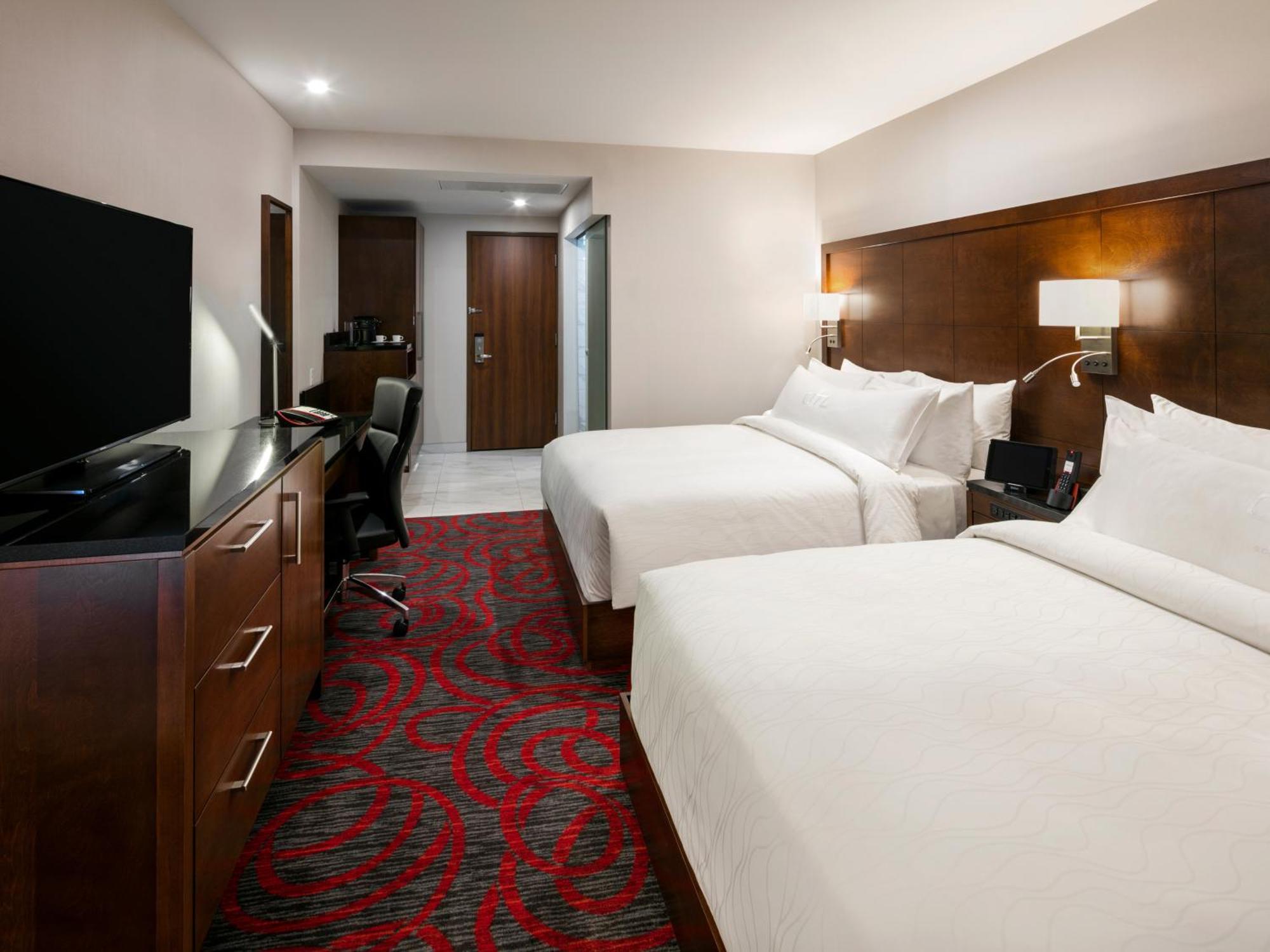Otl Gouverneur Sherbrooke Exterior foto A guest room at the Hilton Garden Inn in San Francisco